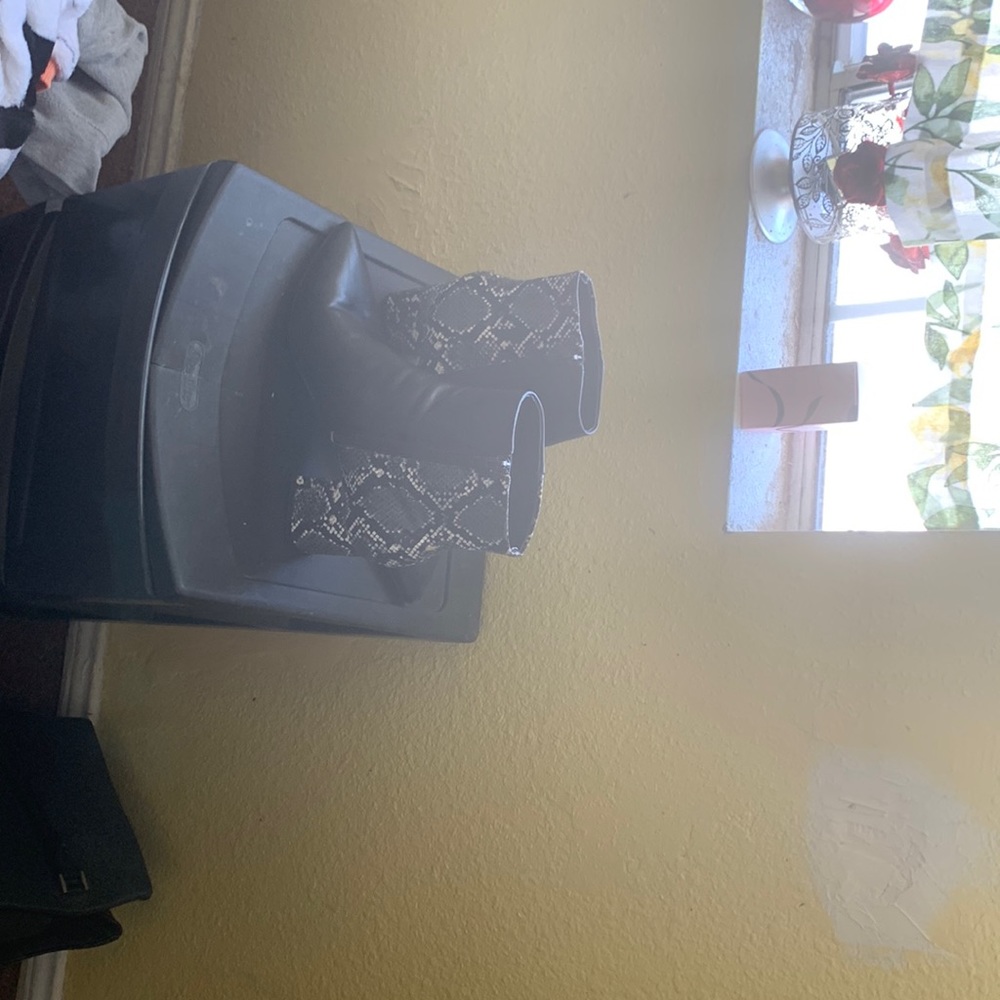Women’s boots
